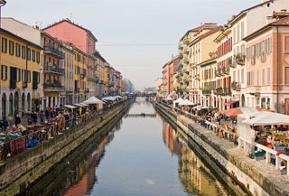 Canale Naviglio Grande a Milano – atmosfera unica della zona