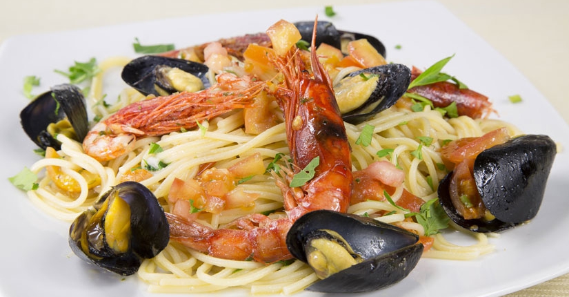 Spaghetti allo scoglio con gamberi e cozze – cucina italiana autentica